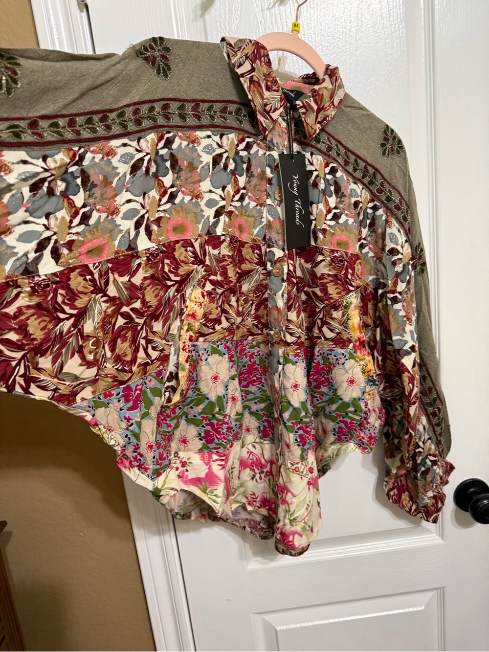 H160 NWT Young Thread M pp29 Floral Patchwork Button-Front Top Pink Olive Dolmen - Picture 5 of 12